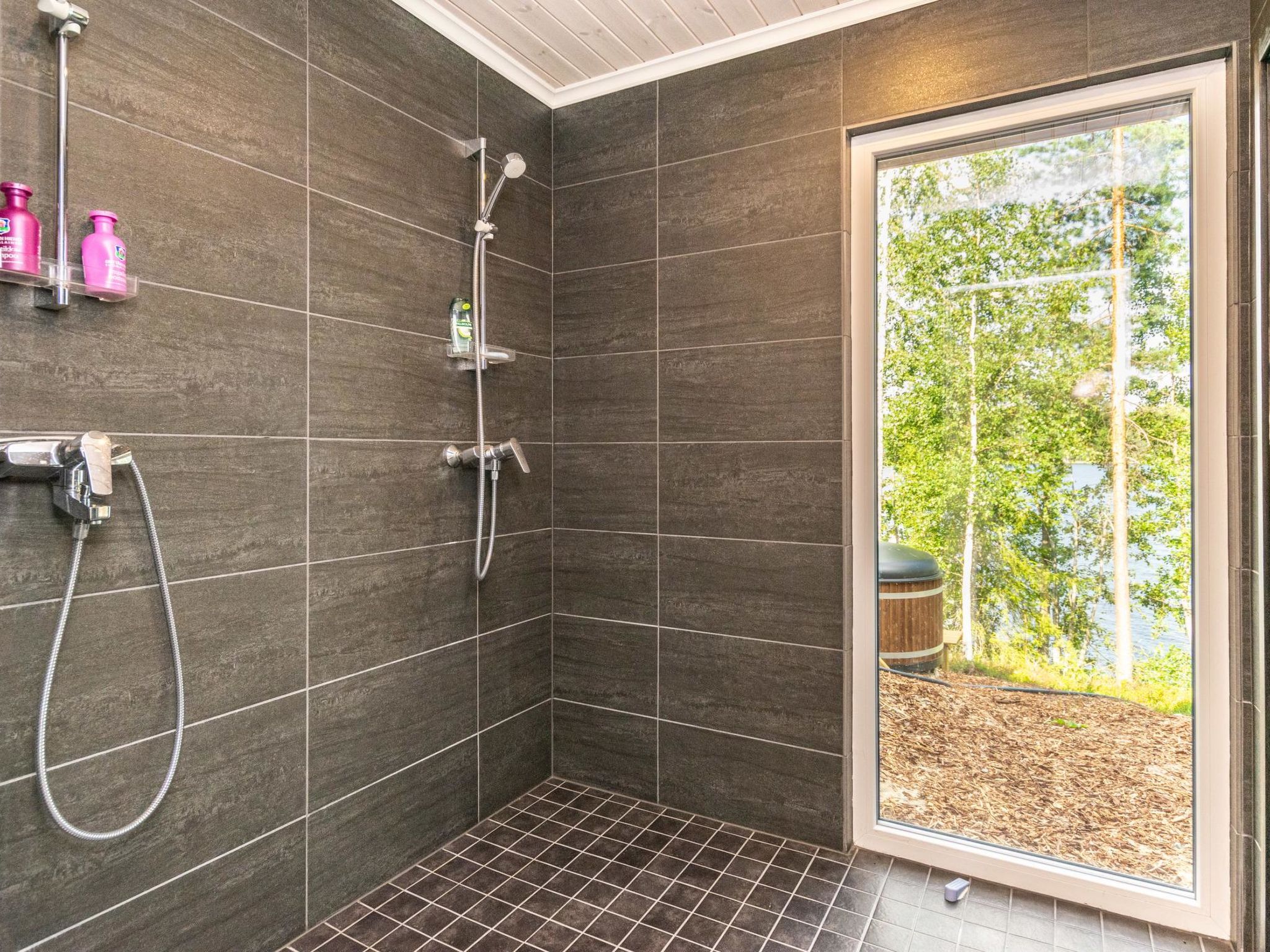 Hot pool cottage kesäranta-Binnen