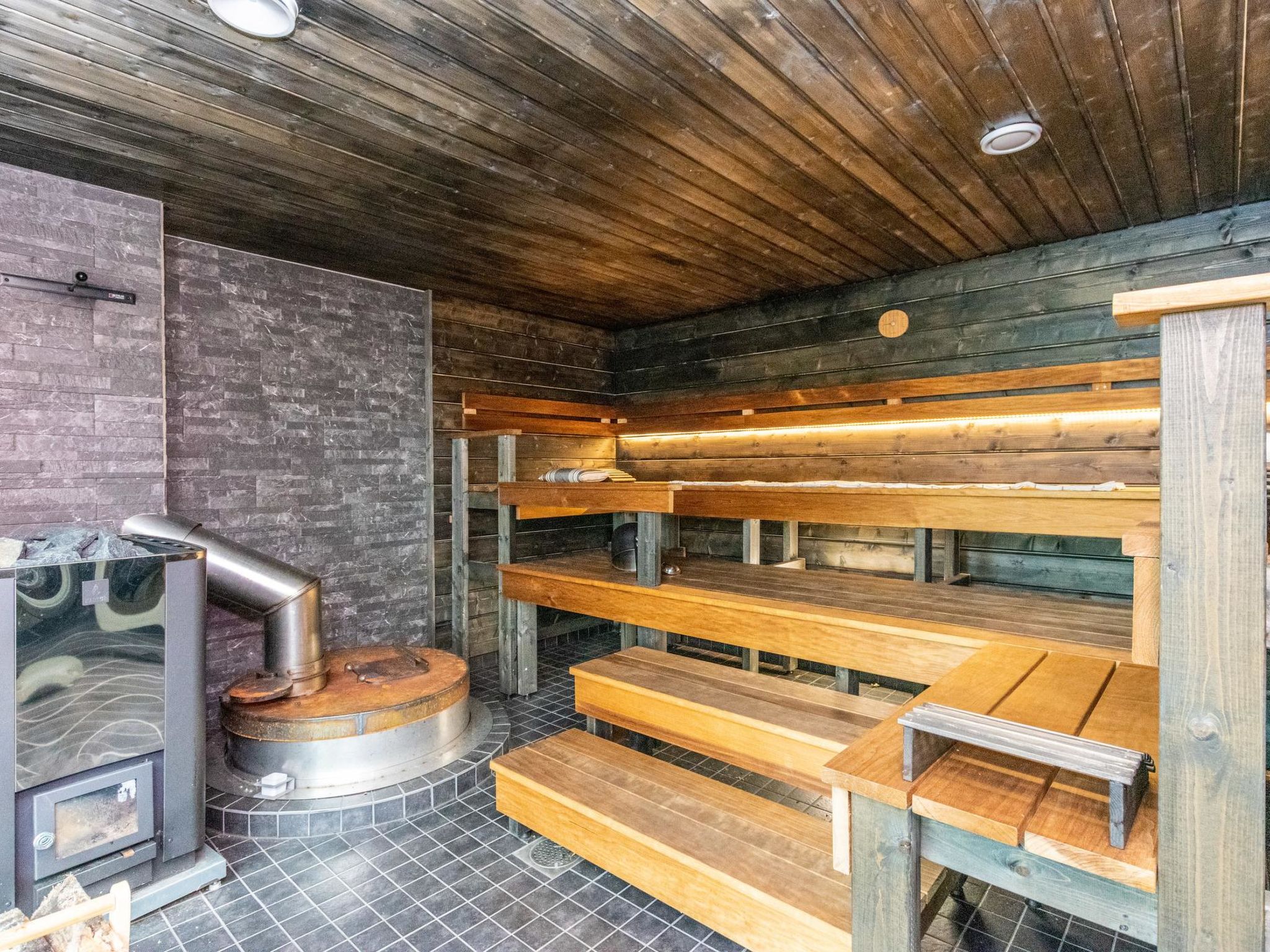 Hot pool cottage kesäranta-Binnen