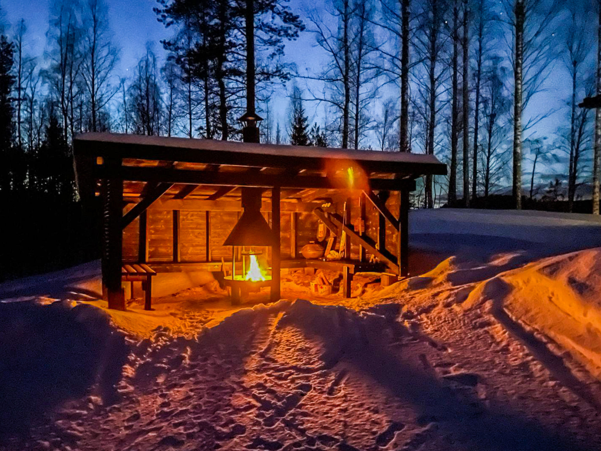Hot pool cottage kesäranta - Binnen