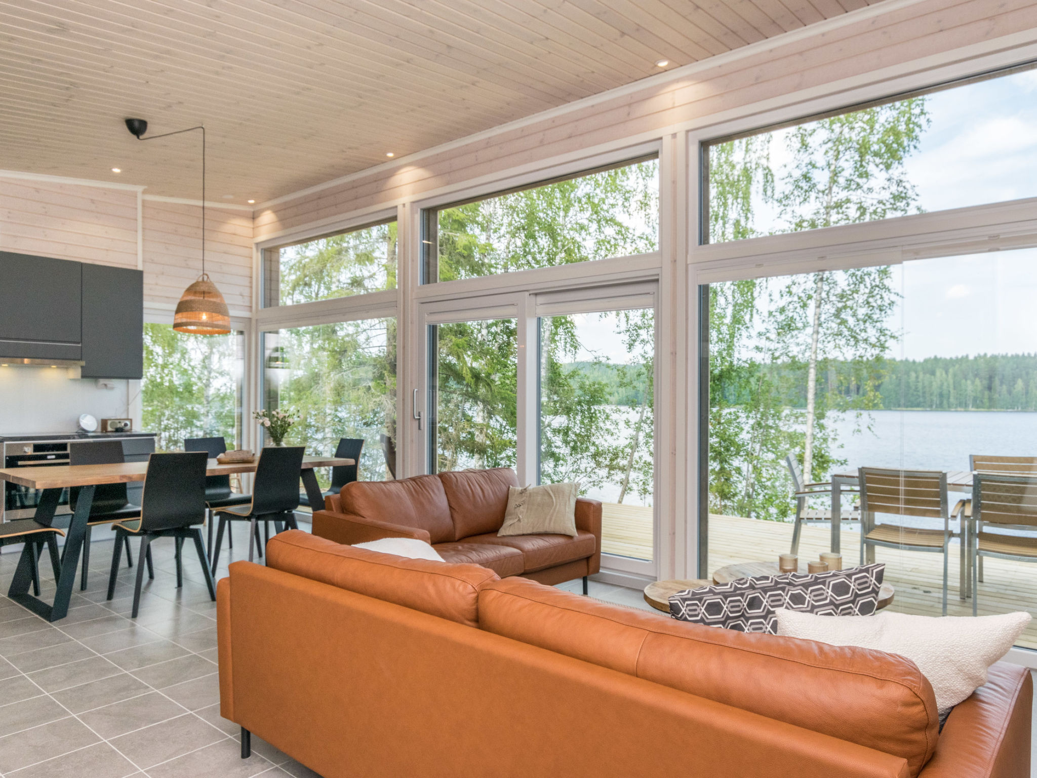 Hot pool cottage kesäranta - Binnen