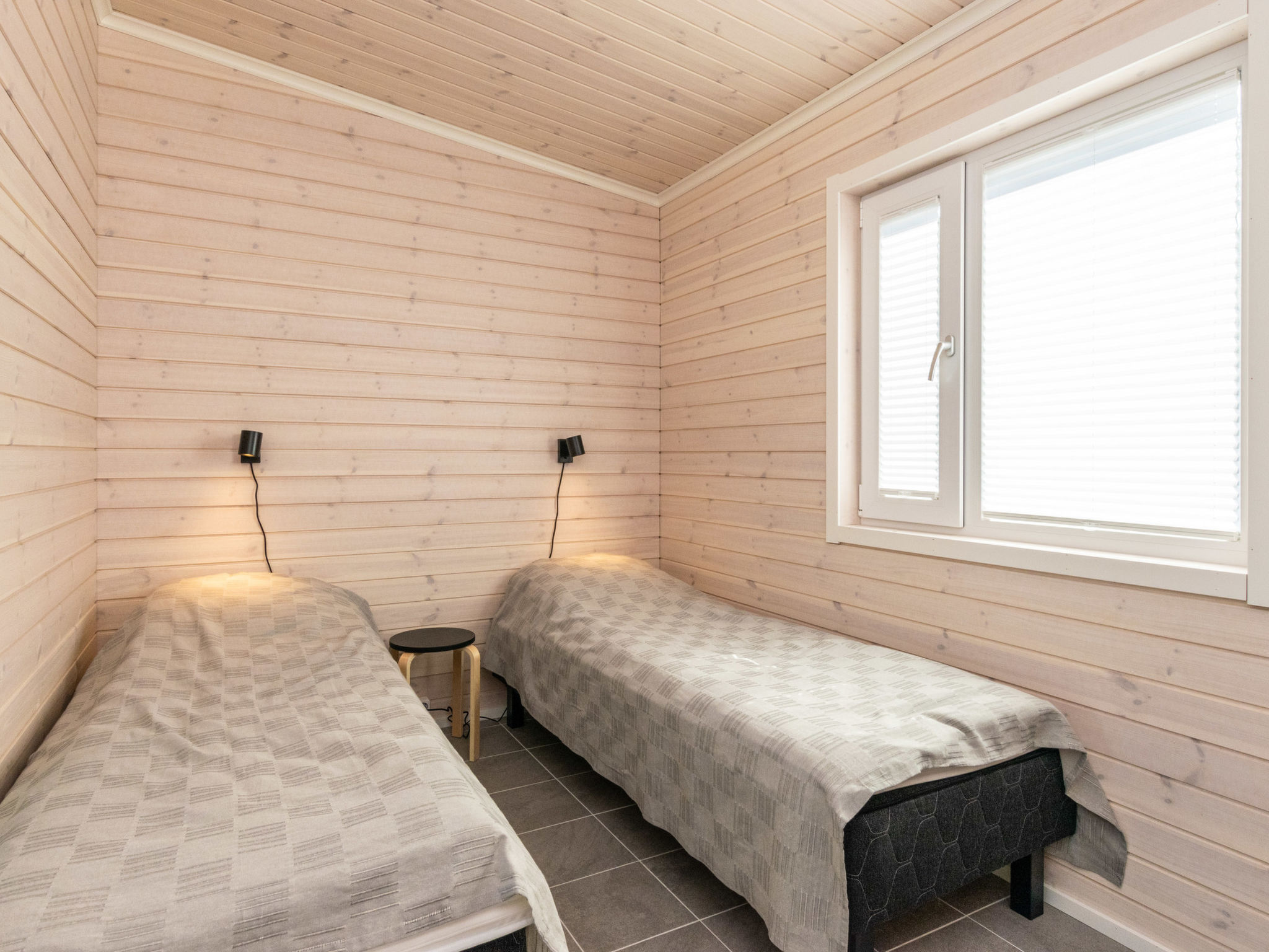 Hot pool cottage kesäranta - Binnen
