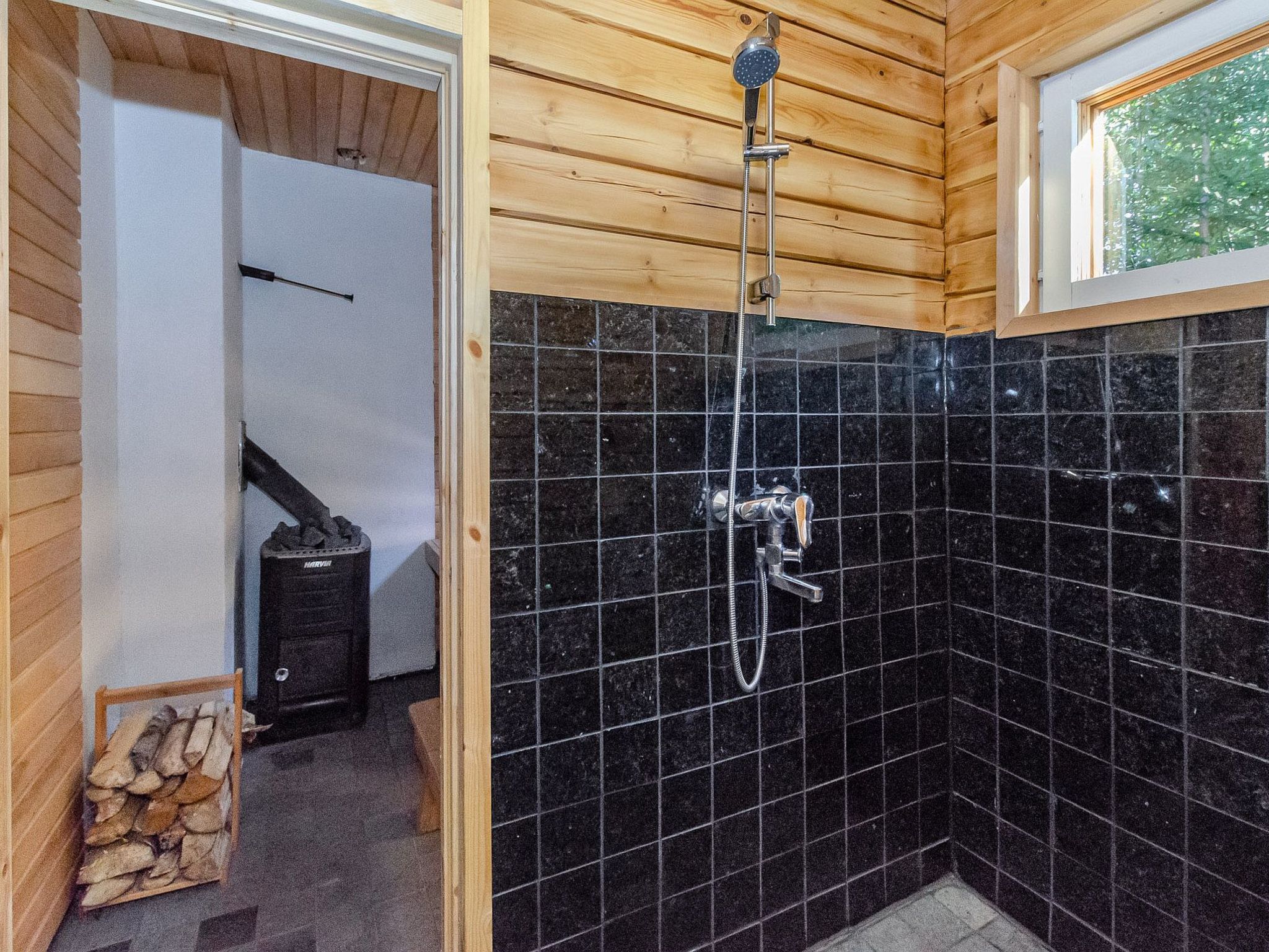 Jussinlahti, vaikon loma 6 - Inside