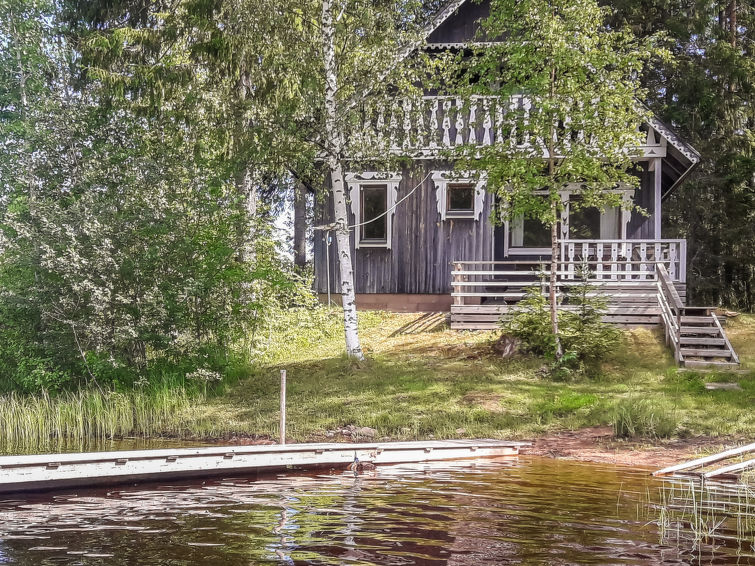 5-persoons vakantiehuis Piilopirtti aan het meer in Kaavi in Kaavi