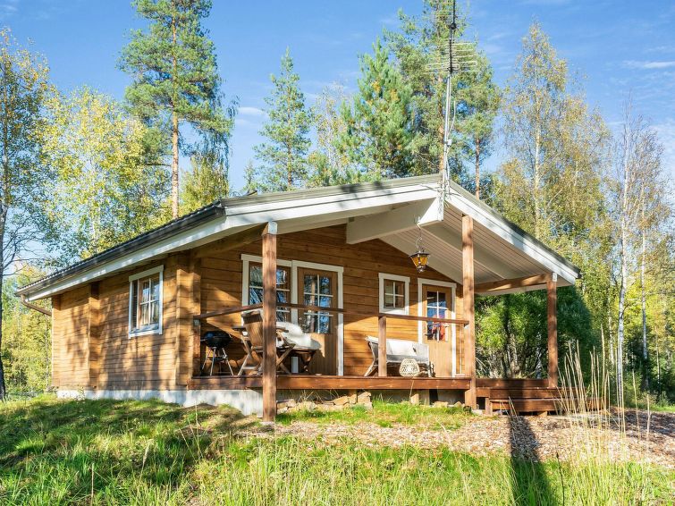 Maximal 2 Haustiere/Hunde erlaubt. 70 km östlich von Kuopio. See Vihtajärvi 20 m (Länge 4 km, Breite 1 km), Strand 80 m, flaches Wasser, fest geschliffener Lehmboden. Anlegestelle, eigenes Boot. Bl..