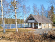 Authentieke Finse blokhut aan het Petäinen-meer bij Kuopio - thumbnail 2