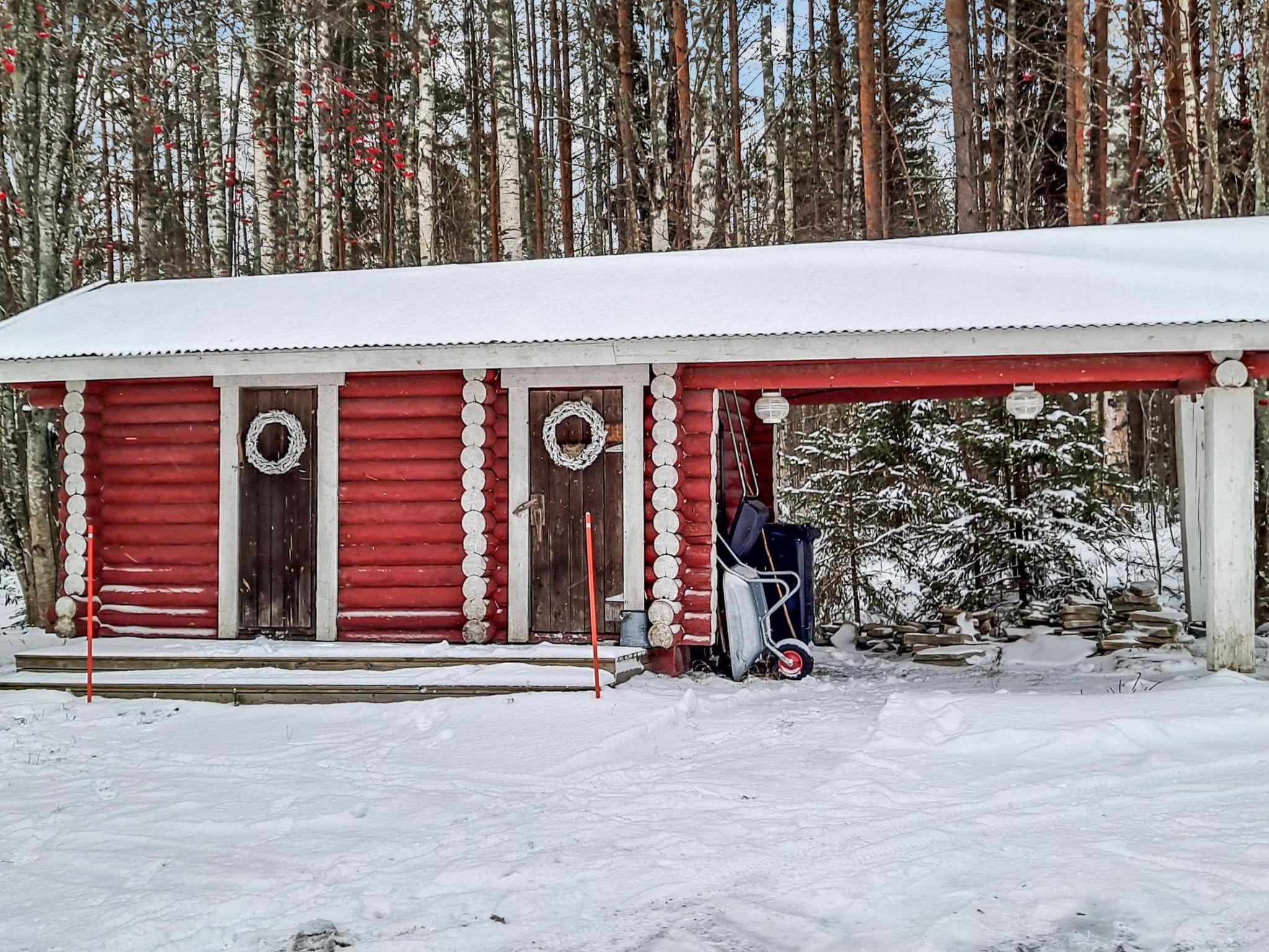 Ruokovirran mökki-Binnen