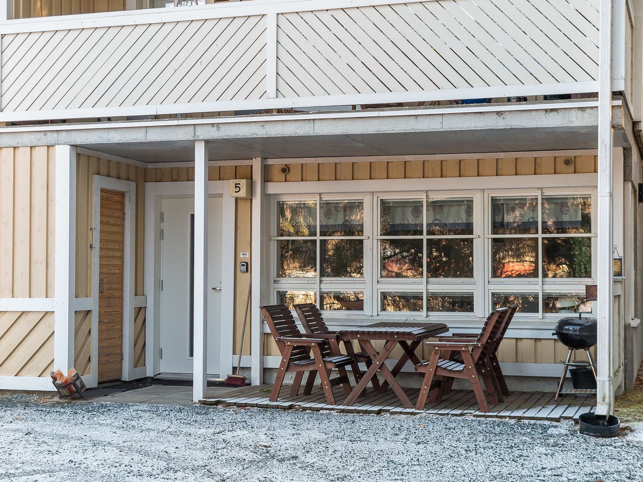 Tahkontilhi e 5-Inside