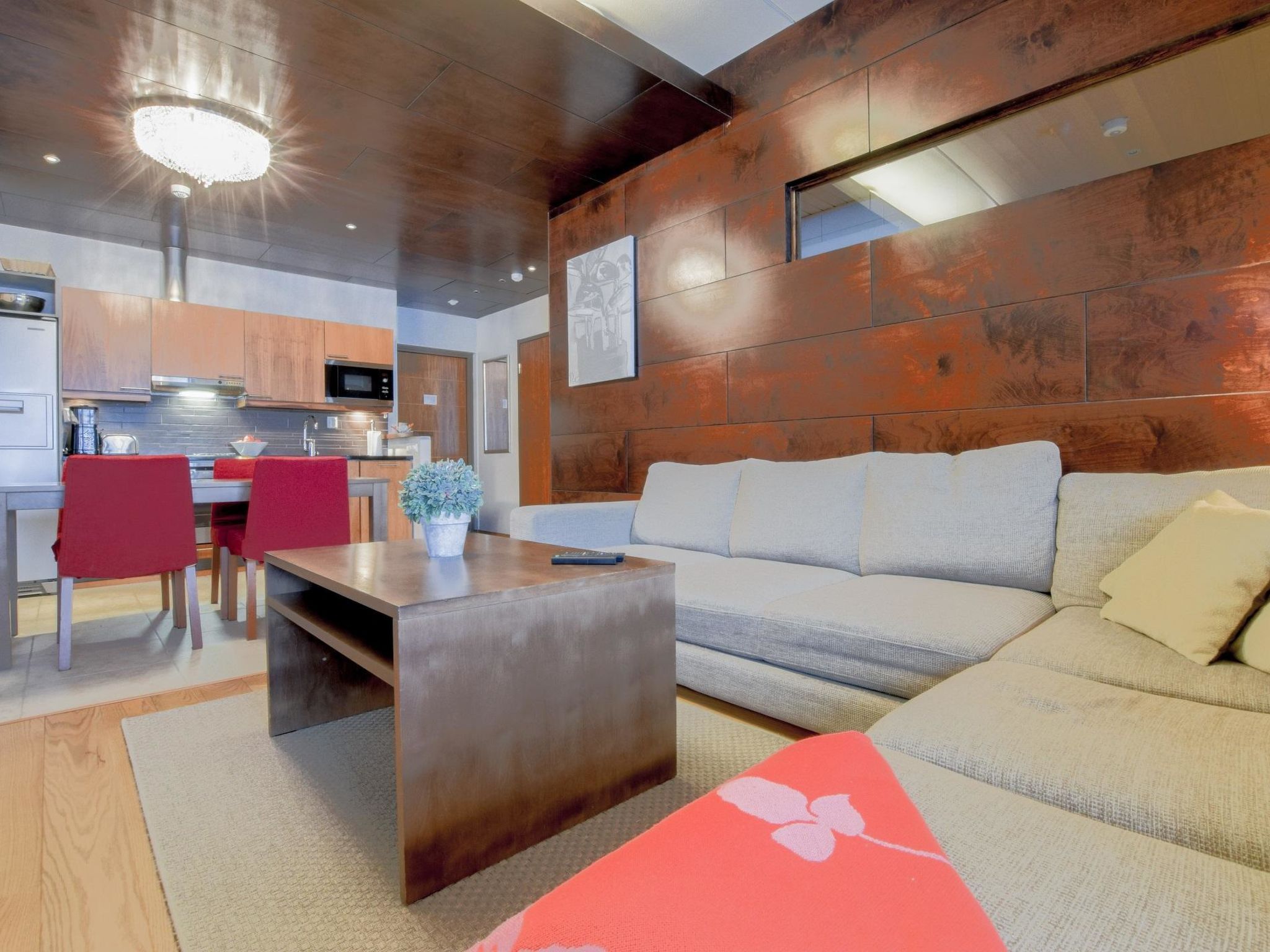 Tahko spa junior suite orange b6-Inside