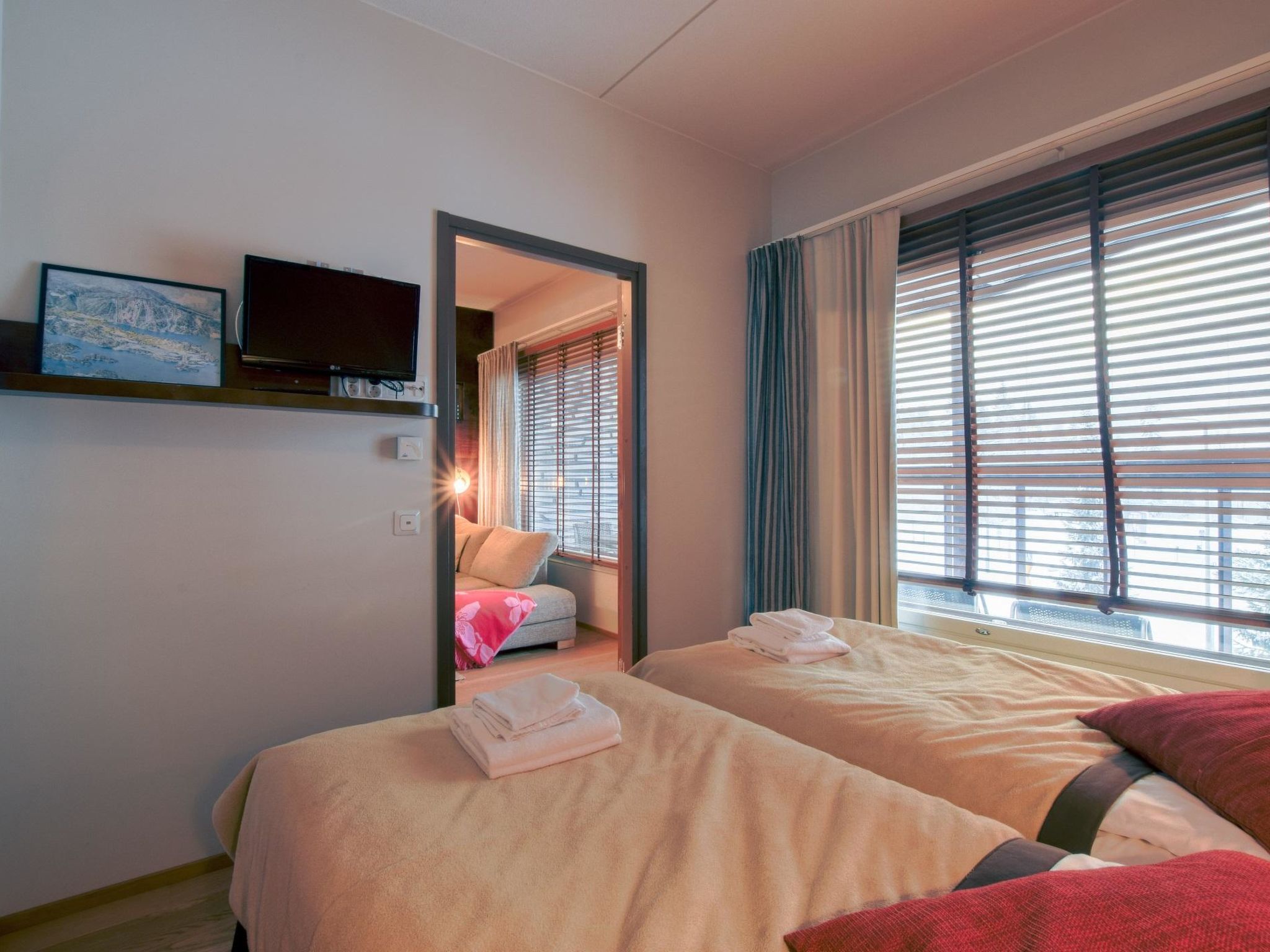 Tahko spa junior suite orange b6-Inside