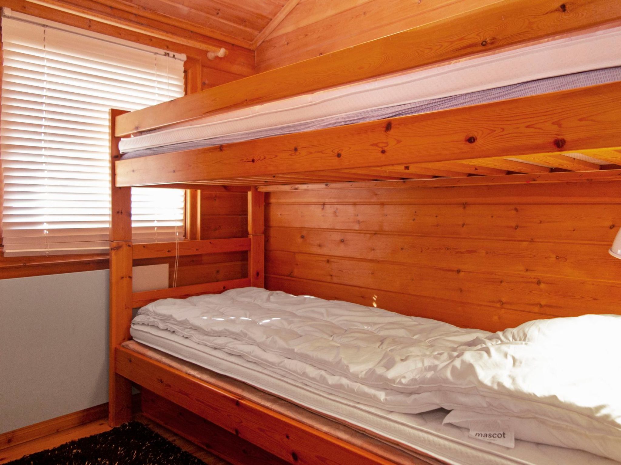 Lomasyväri 810-Binnen