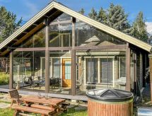 Villa Luna: Fins vakantiehuis aan het meer, 800m van de pistes in Tahko - thumbnail 1