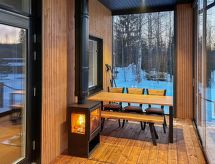 Nieuwe houten villa aan het meer in Tahko – 6 personen, sauna en terras - thumbnail 5