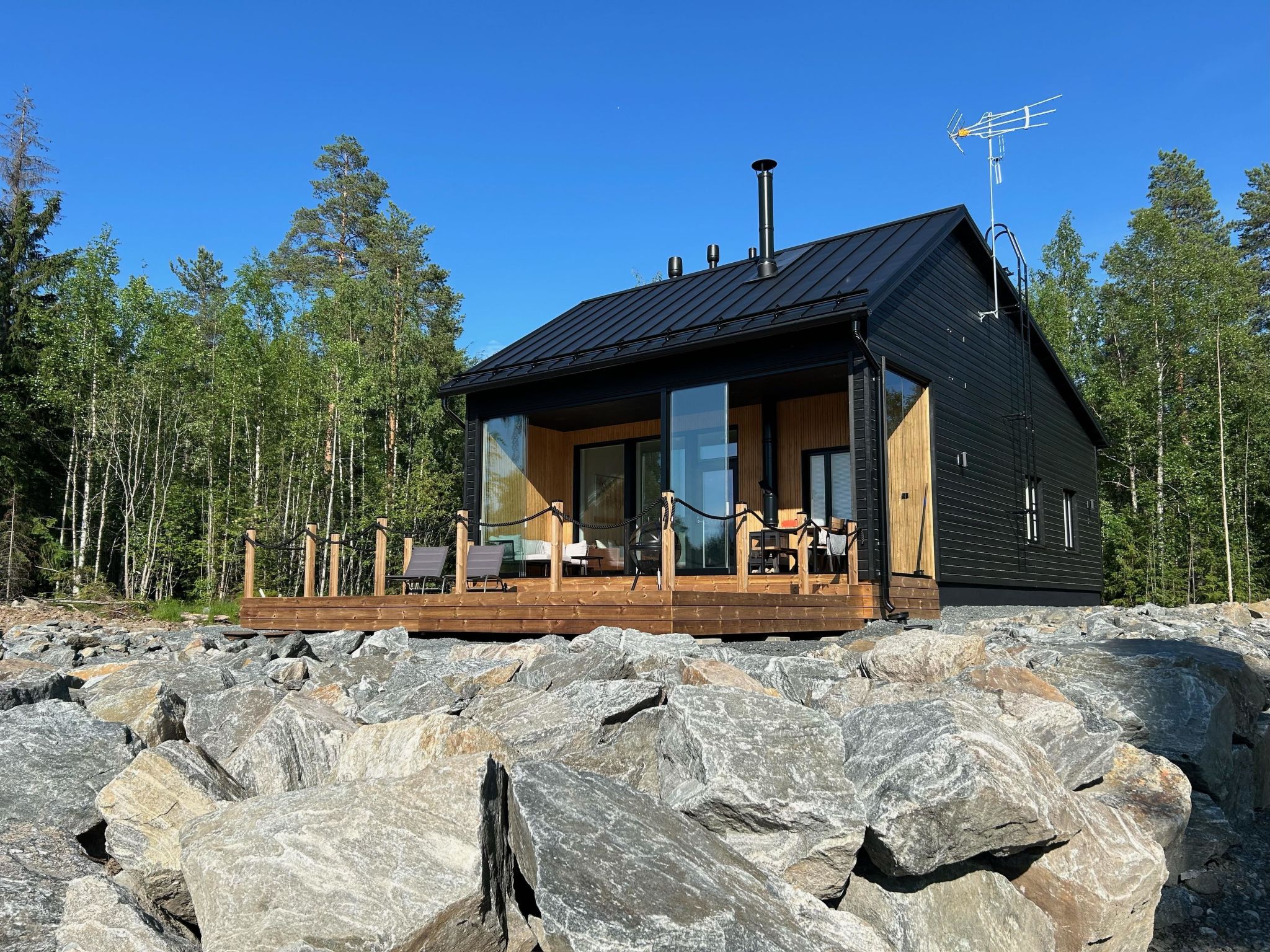 Nieuwe houten villa aan het meer in Tahko – 6 personen, sauna en terras - foto 2