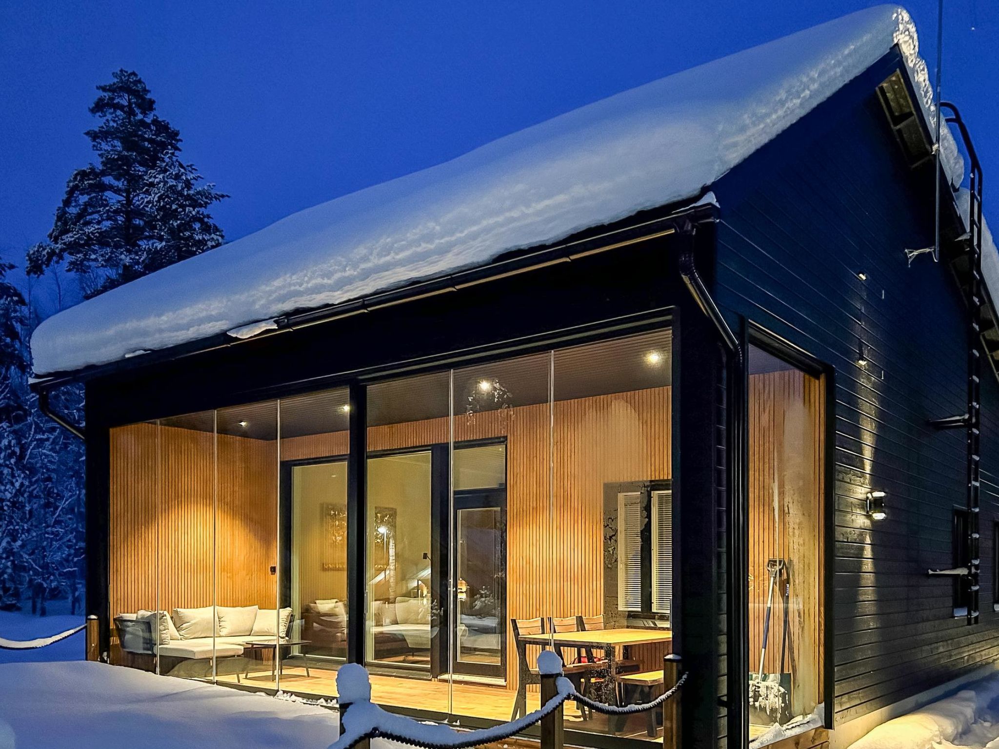 Nieuwe houten villa aan het meer in Tahko – 6 personen, sauna en terras - foto 25