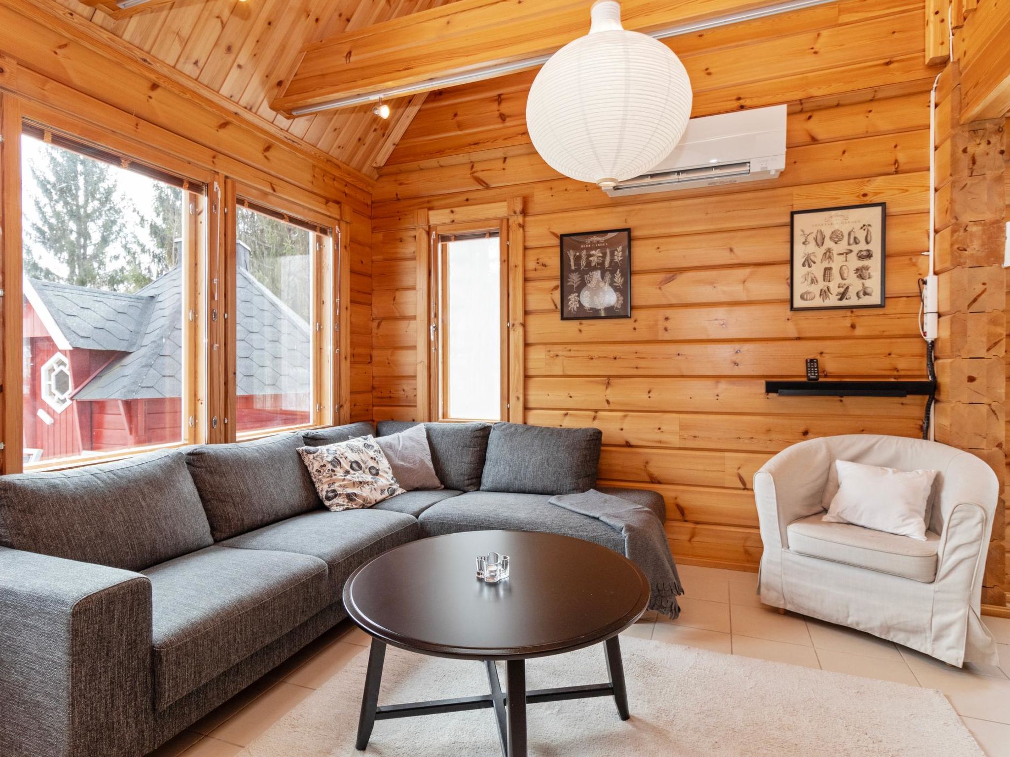 Tintin mökki-Inside