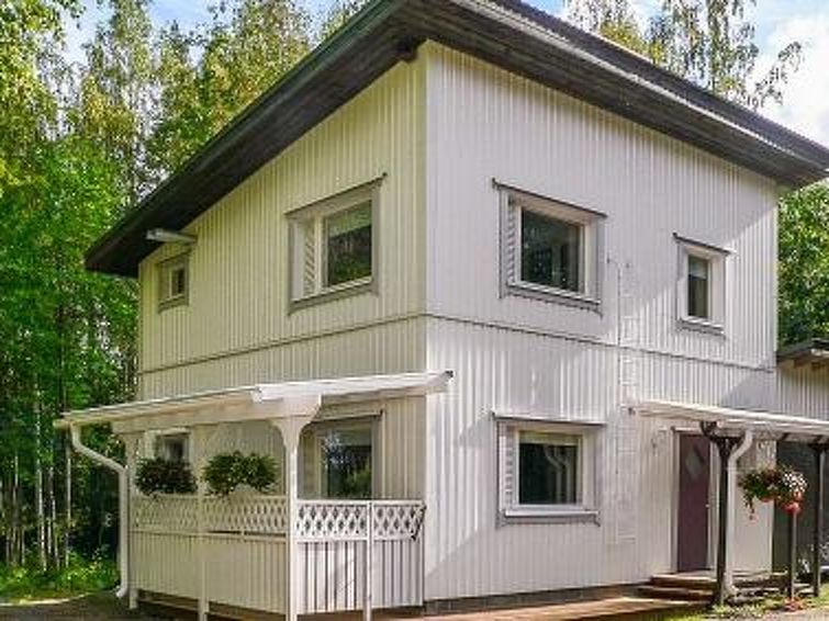 Aan het meer: Rustgevend vakantiehuis Halmesaari in Rautalampi in Rautalampi