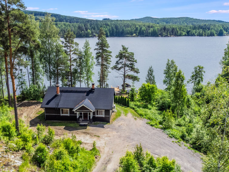 7-persoons vakantiehuis Hanhenpesä met sauna aan het meer in Rautalampi in Rautalampi