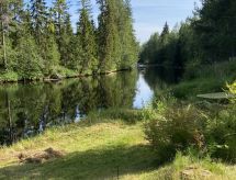 Knusse blokhut aan het water in Ala-Luosta, Noord-Savo - thumbnail 3