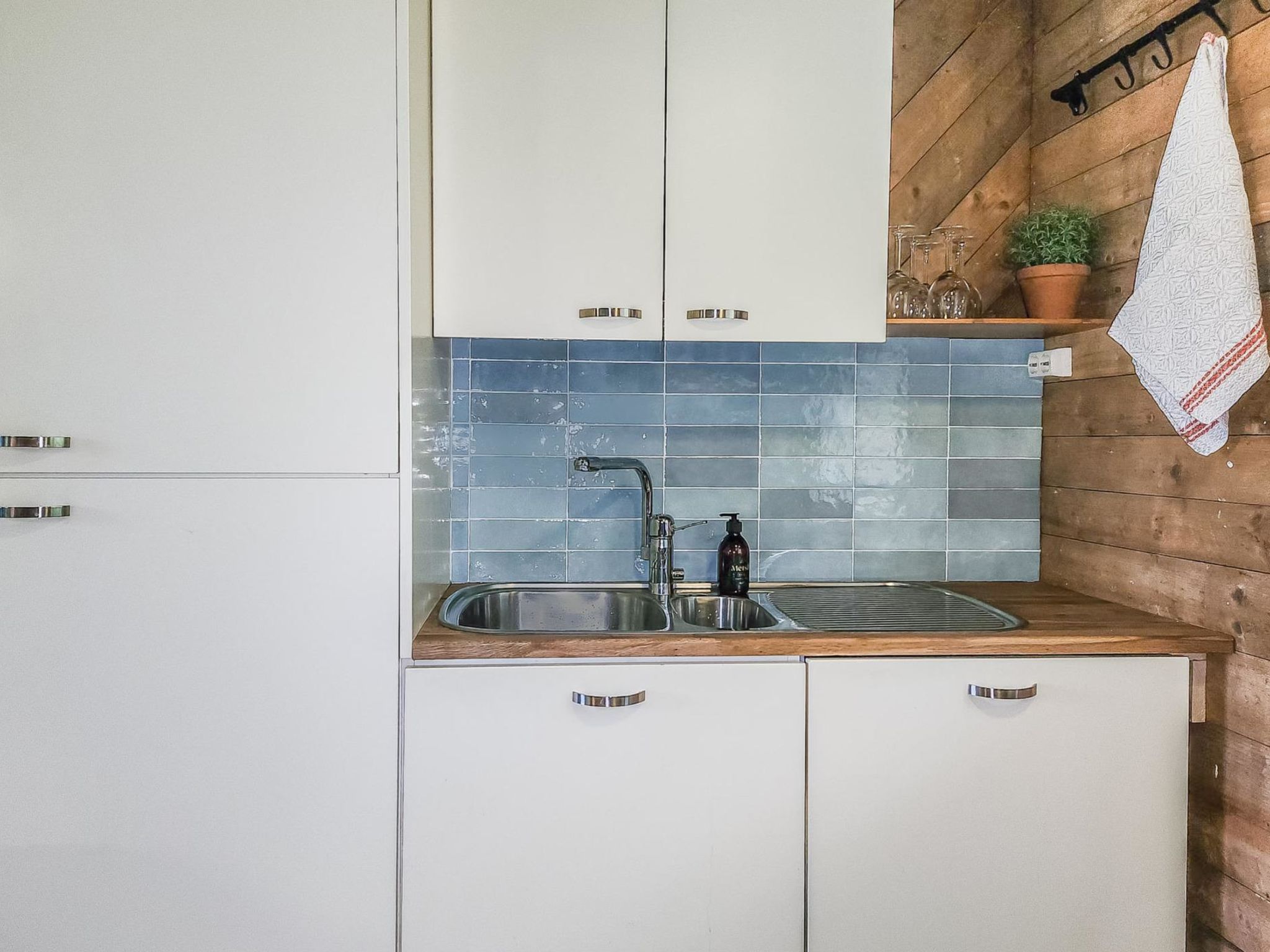 Artturin mökki-Binnen