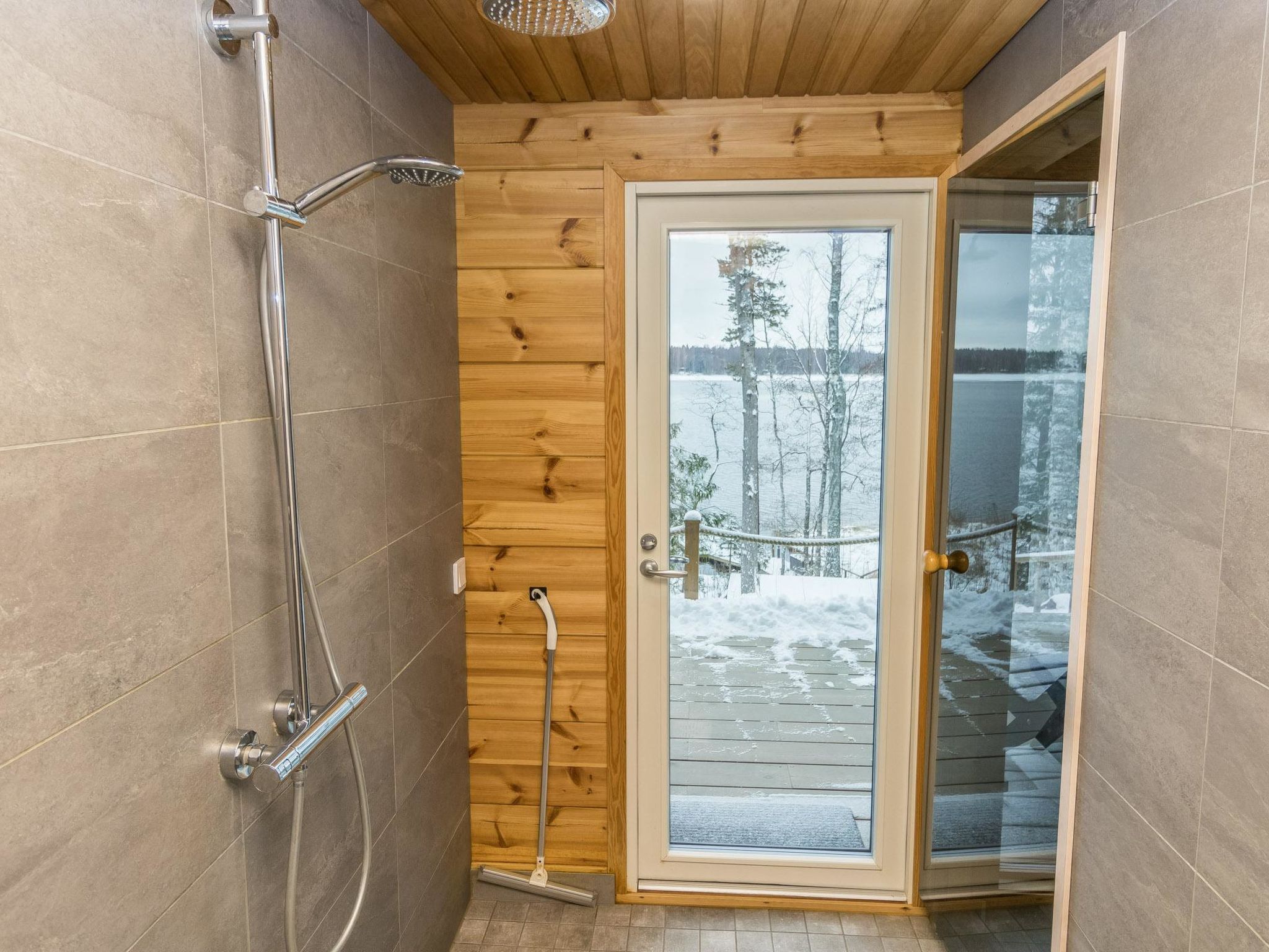 Villa korppi-Drinnen