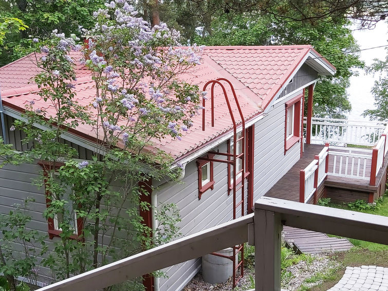 Sauna en rust aan het meer in Lohja: Vakantiehuis Lomaranta in Lohja