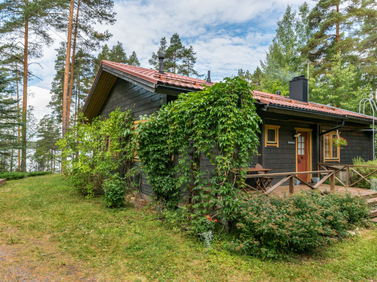 Aan het meer: Rustiek vakantiehuis Metsä-iivari in Lohja in Lohja