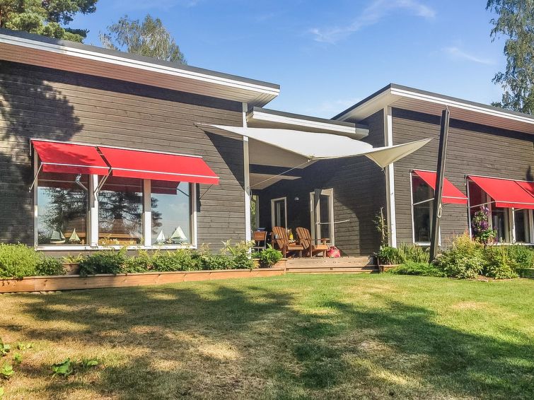 Semesterhus Villa holkeri