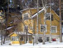 Lomatalo Lövkulla