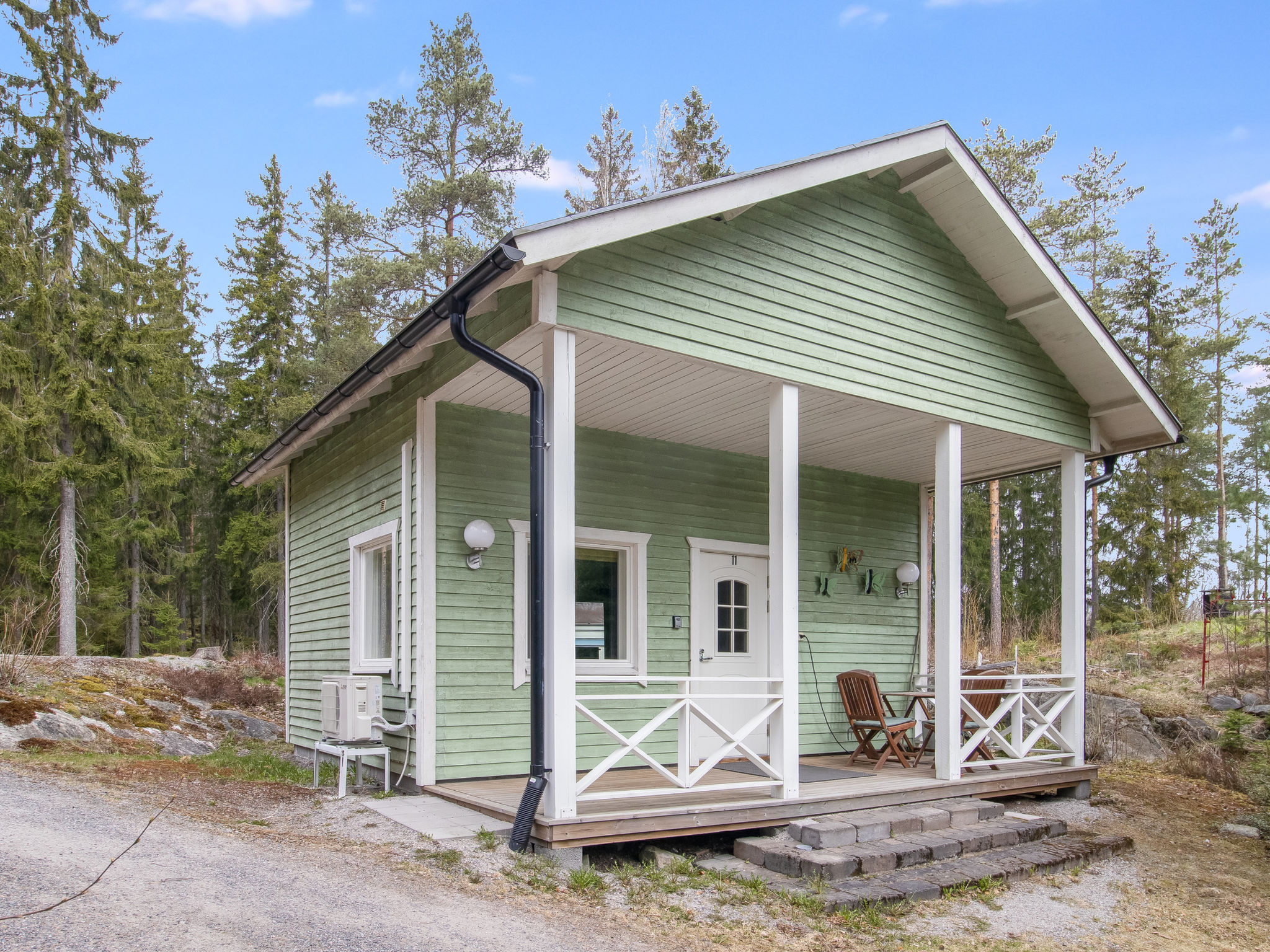 Juhlamenot mökki 11