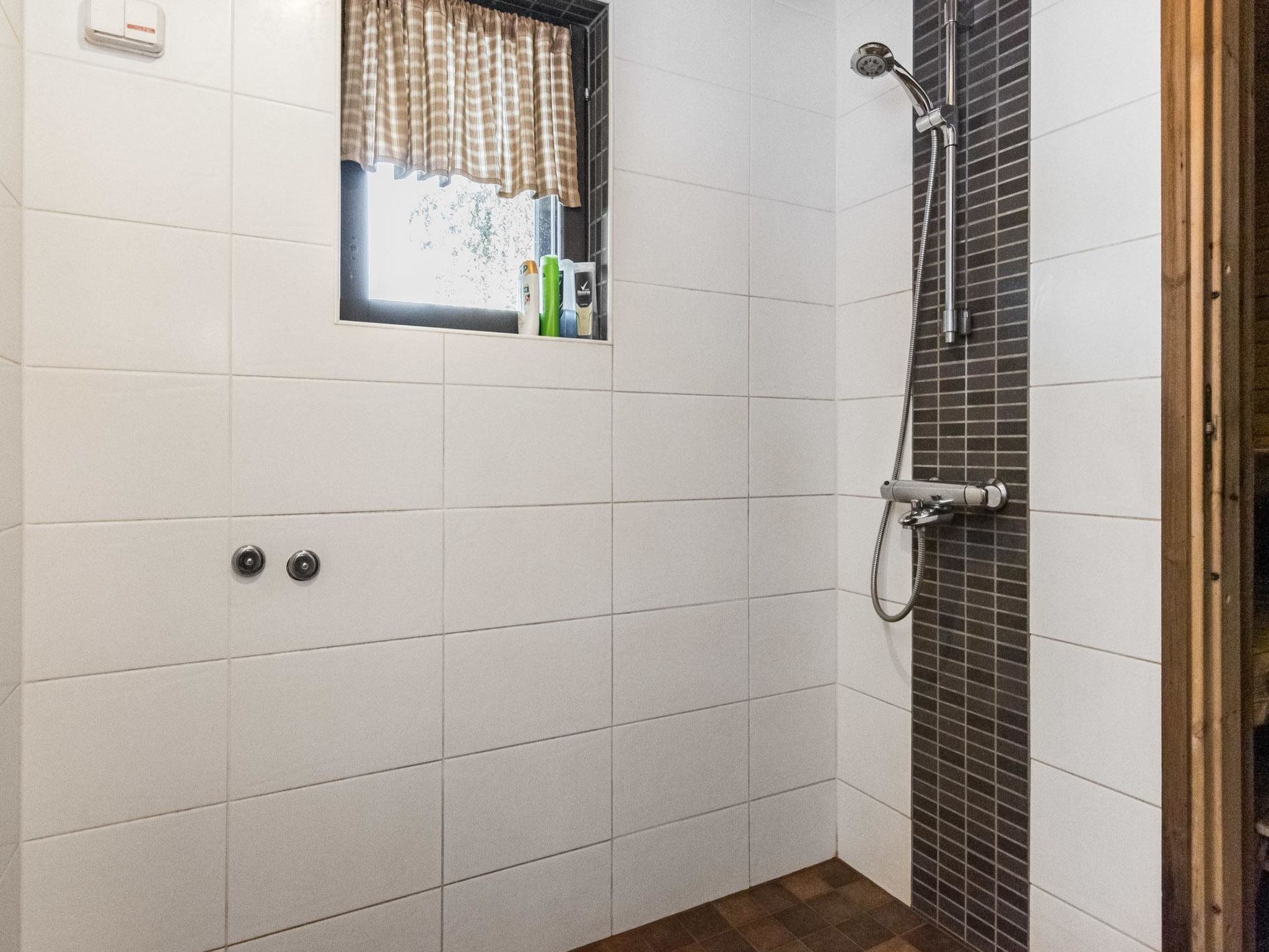 Aurinkopaikka-Inside