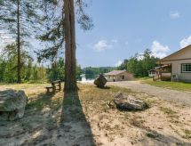 Lomatalo Villa kaisla