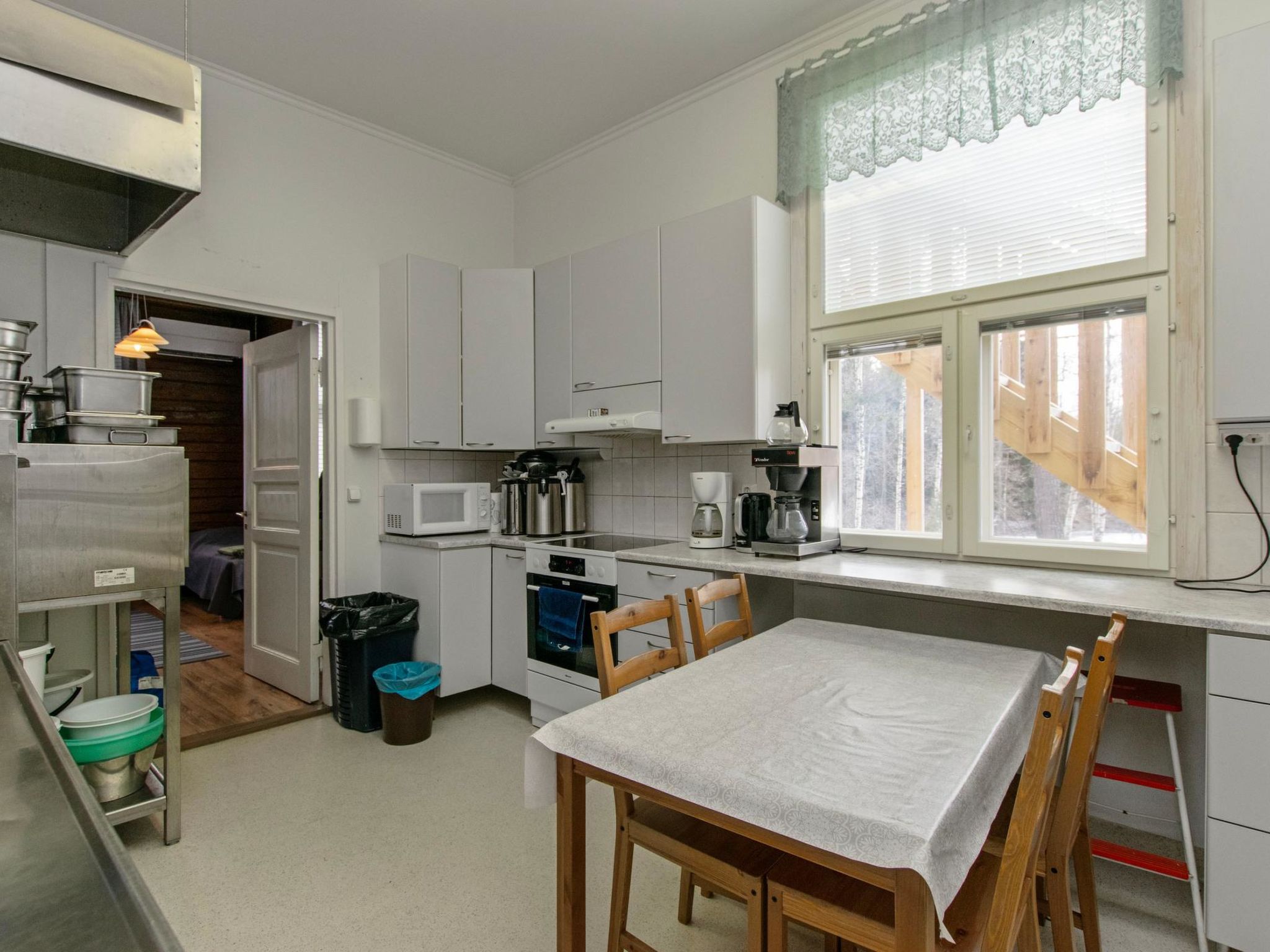 Kaislajärven huvila-Binnen