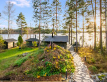 Villa Milla: Ruim vakantiehuis direct aan het meer Peruvesi in Mäntyharju - thumbnail 3