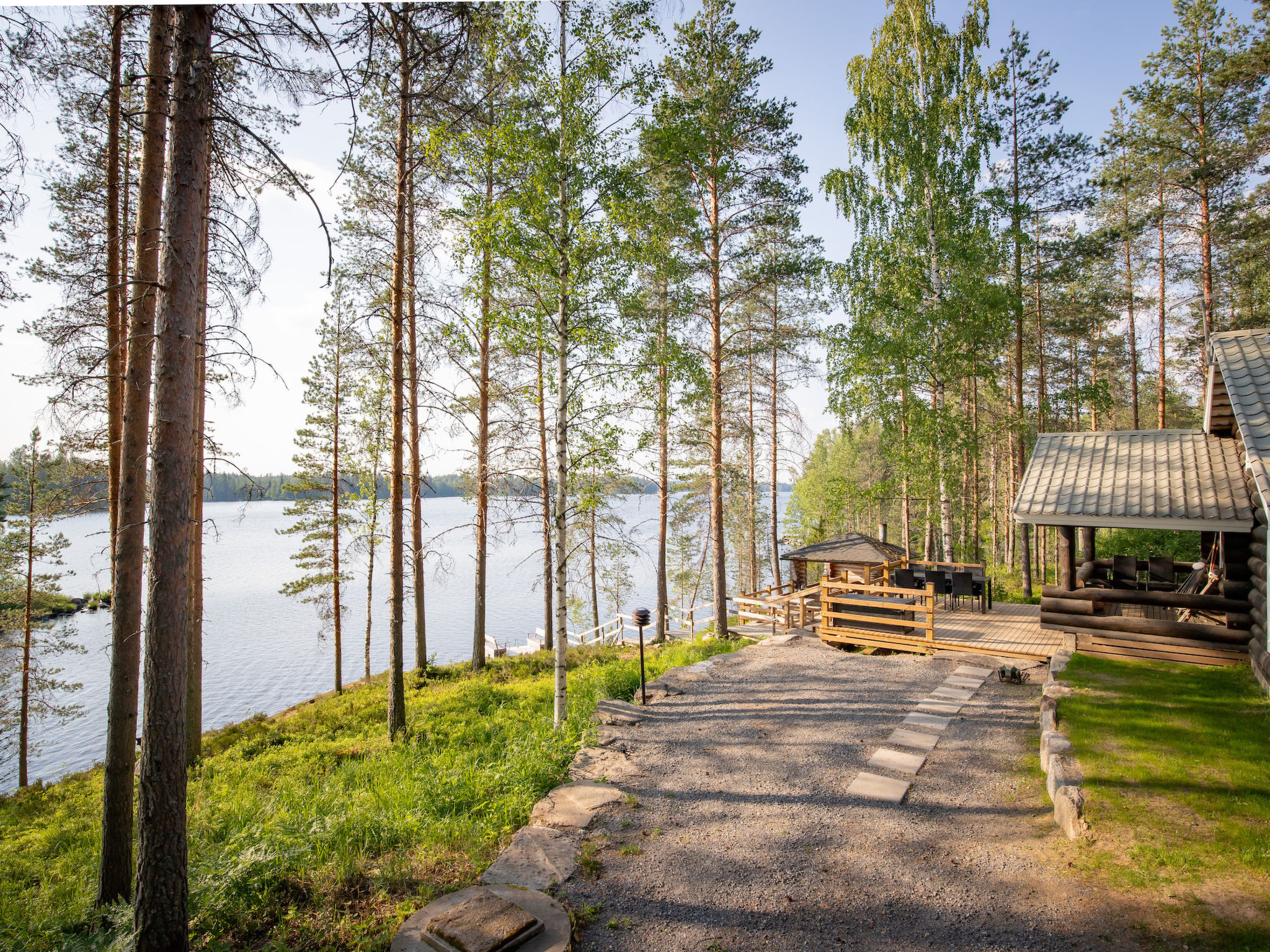 Kalliomökki - Drinnen