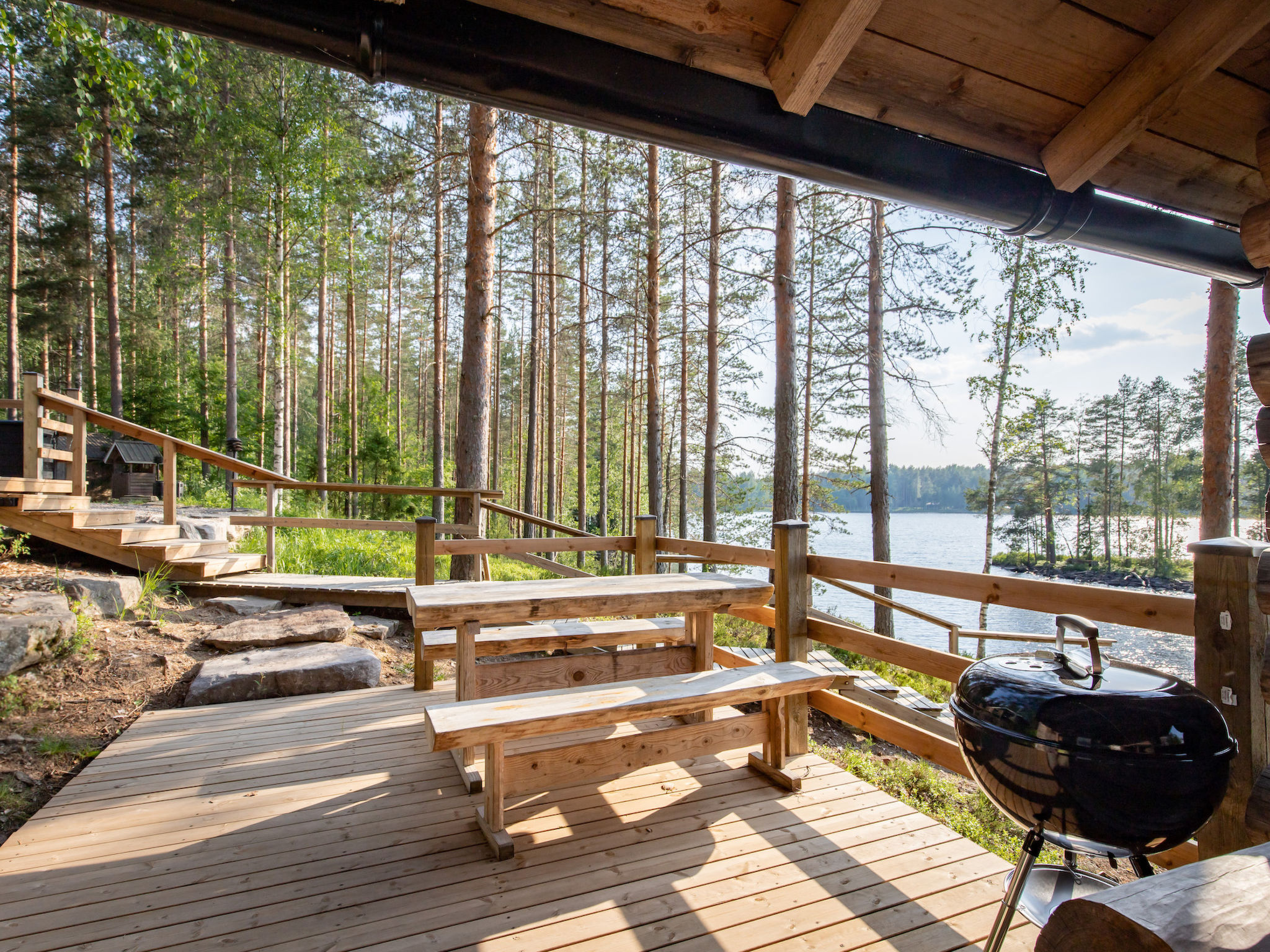 Kalliomökki - Drinnen