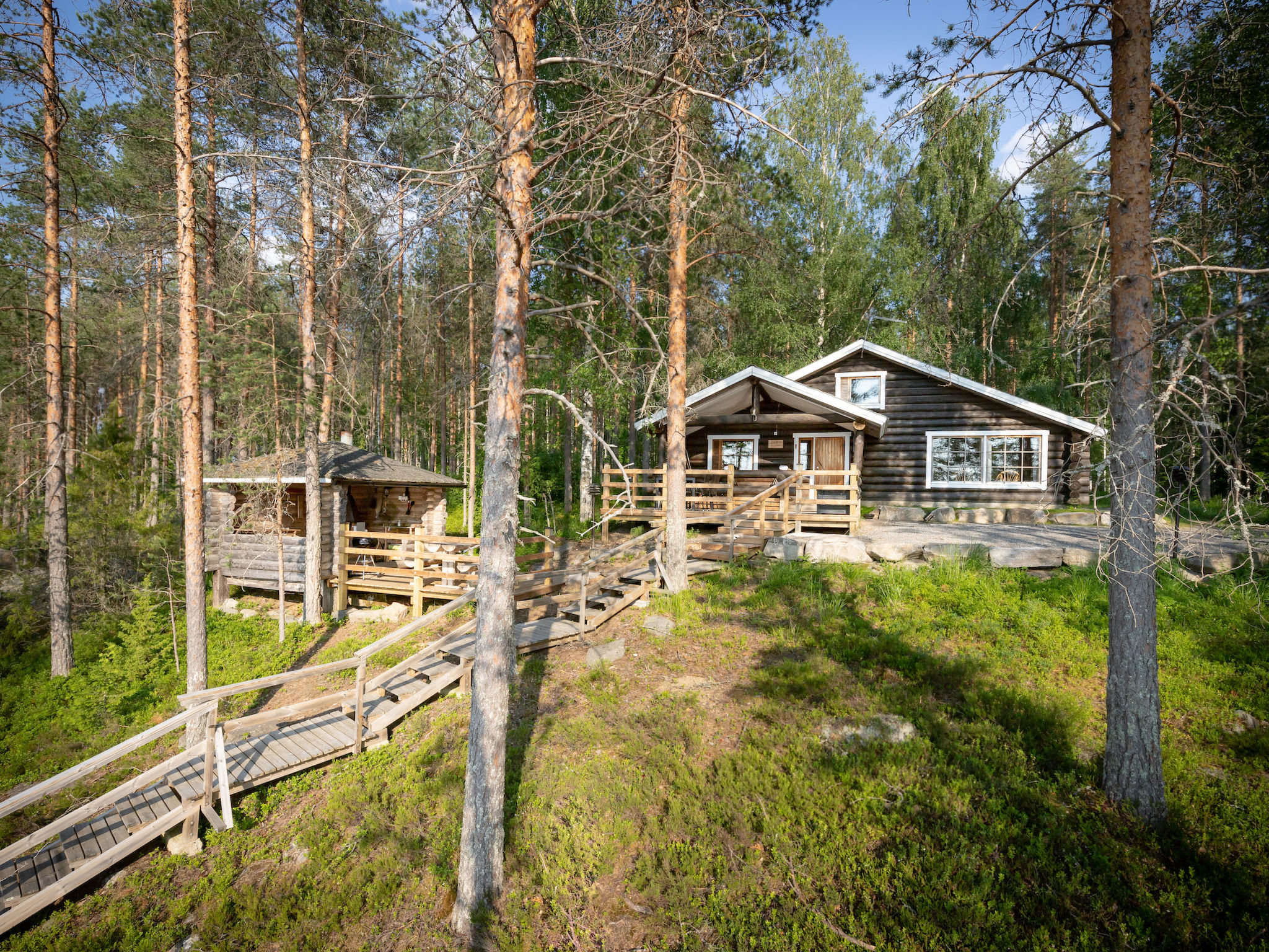 Kalliomökki - Drinnen