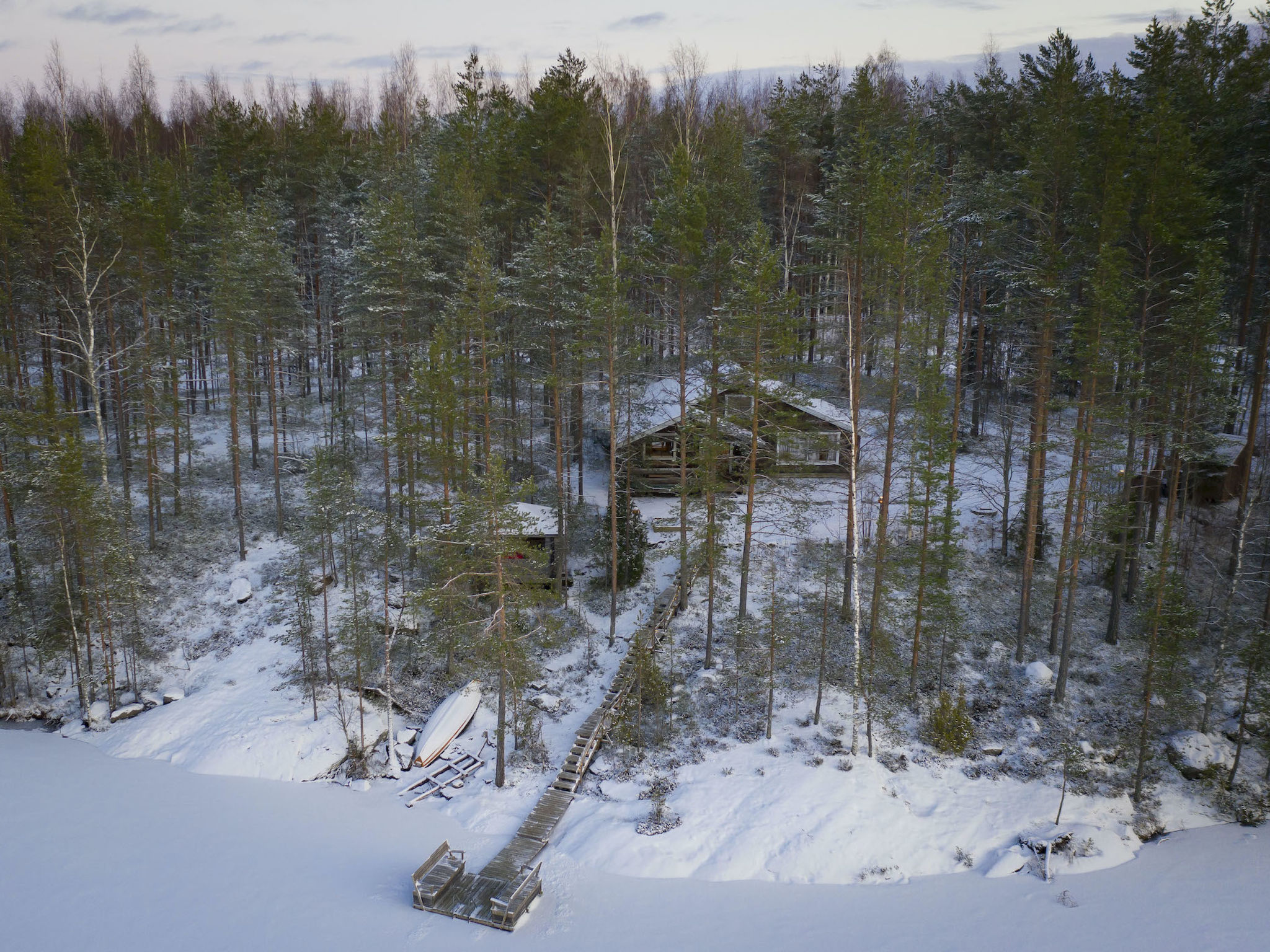 Kalliomökki - Drinnen