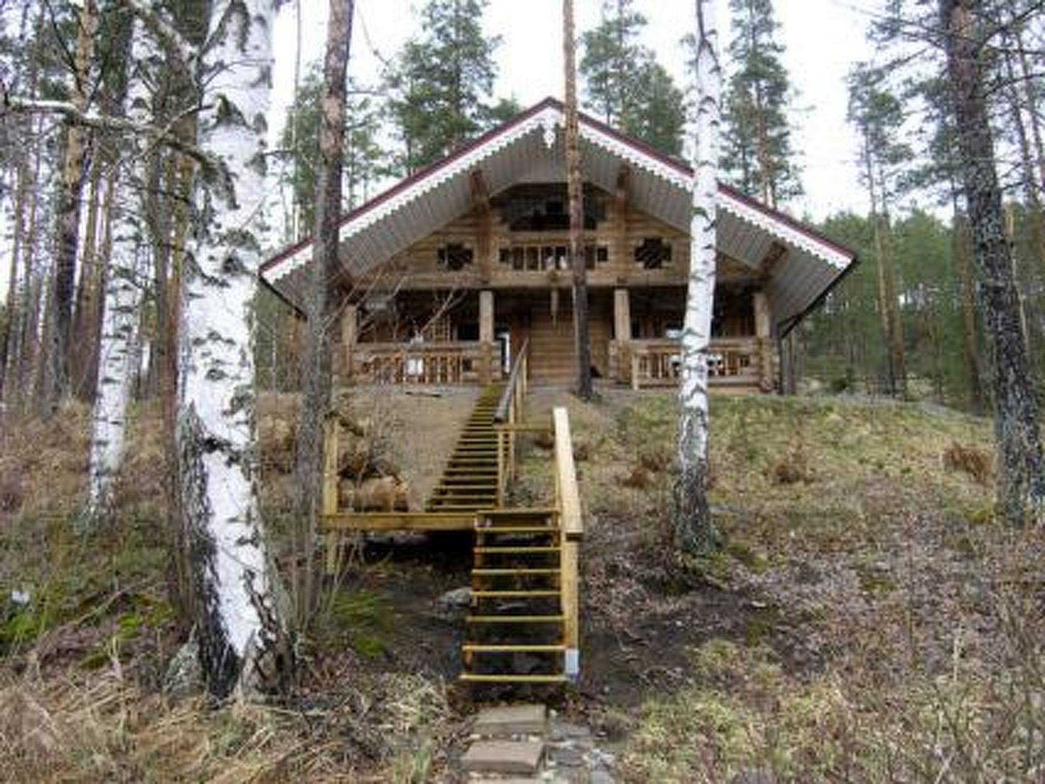 45 km east of Mikkeli, L.Saimaa/Keljunlahti bay area 15 m, shallow, hard sand bottom, pier, own boat. 

Log cottage 1998, partly renovated 2009, living room/kitchen, bedroom double bed, sleeping loft ..