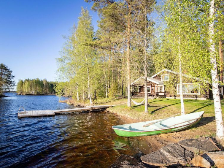 Aan het meer: Rustgevend vakantiehuis Tatunmökki in Mikkeli in Mikkeli