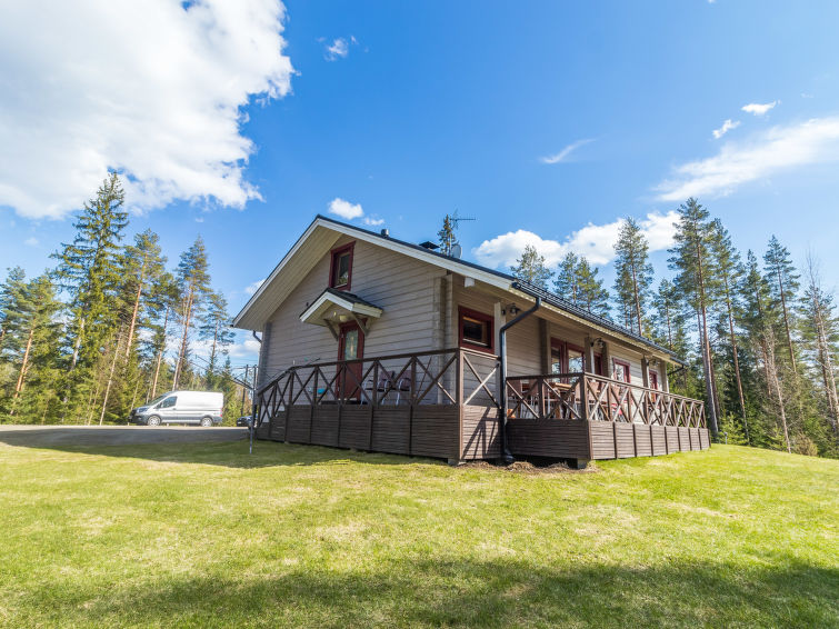 Aan het meer: Ruim vakantiehuis Aaltola in Mikkeli voor 13 personen in Mikkeli