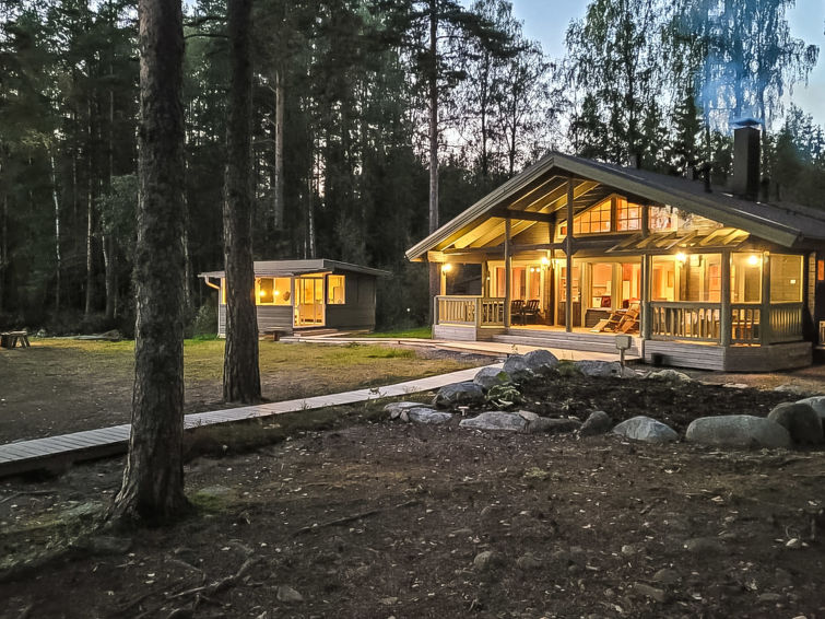 Sauna en rust aan het meer: Vakantiehuis Purjeranta in Pertunmaa in Pertunmaa
