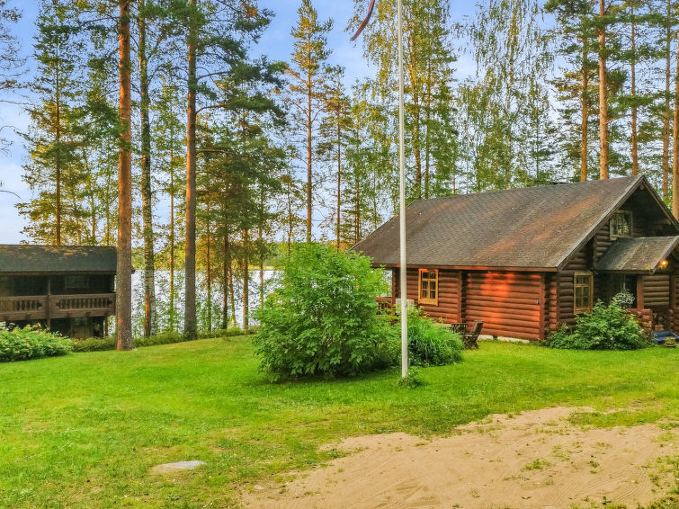 Aan het meer: Rustiek vakantiehuis Palkinniemi in Punkaharju in Punkaharju
