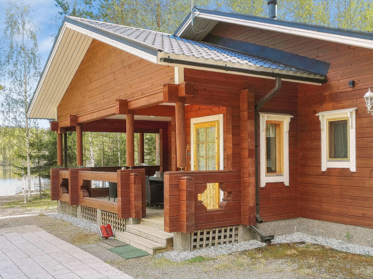 Aan het meer: Ruim vakantiehuis Villa Kontio in Savonlinna in Savonlinna