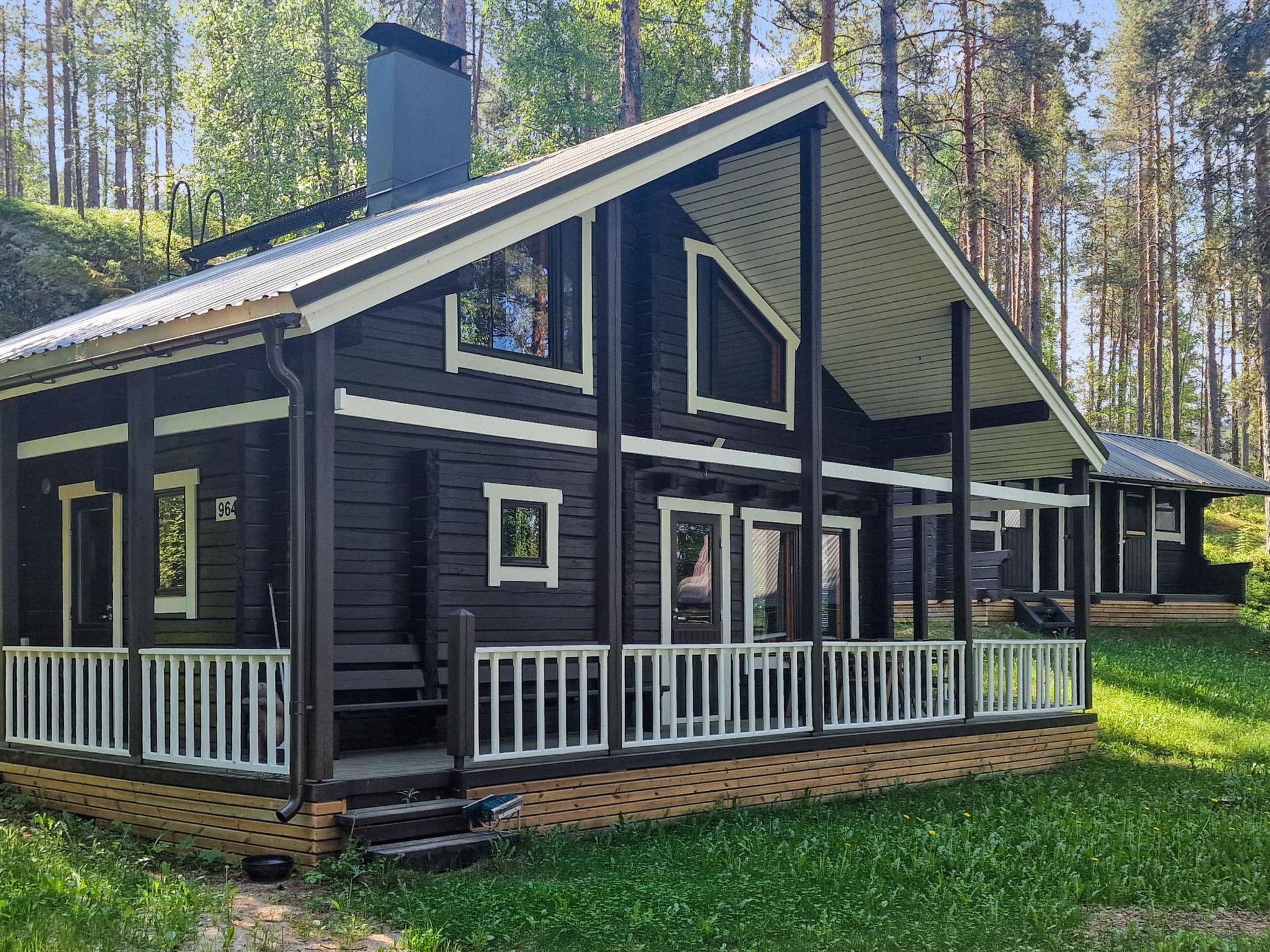 41 km to the south from Savonlinna, Lake Saimaa/Kotaselkä 10 m, hard, steadily deepening sand bottom, pier and rowing boat.

Wooden cabin 1979 (65 m²), extended 2004, living room, kitchen, washroom ..