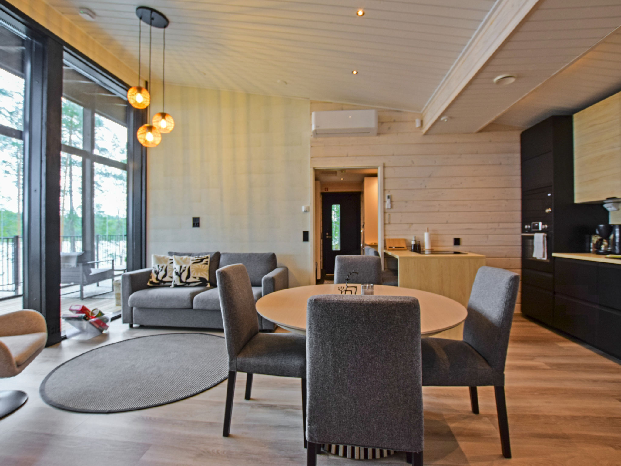 Jäkälänkallion ranta - Inside
