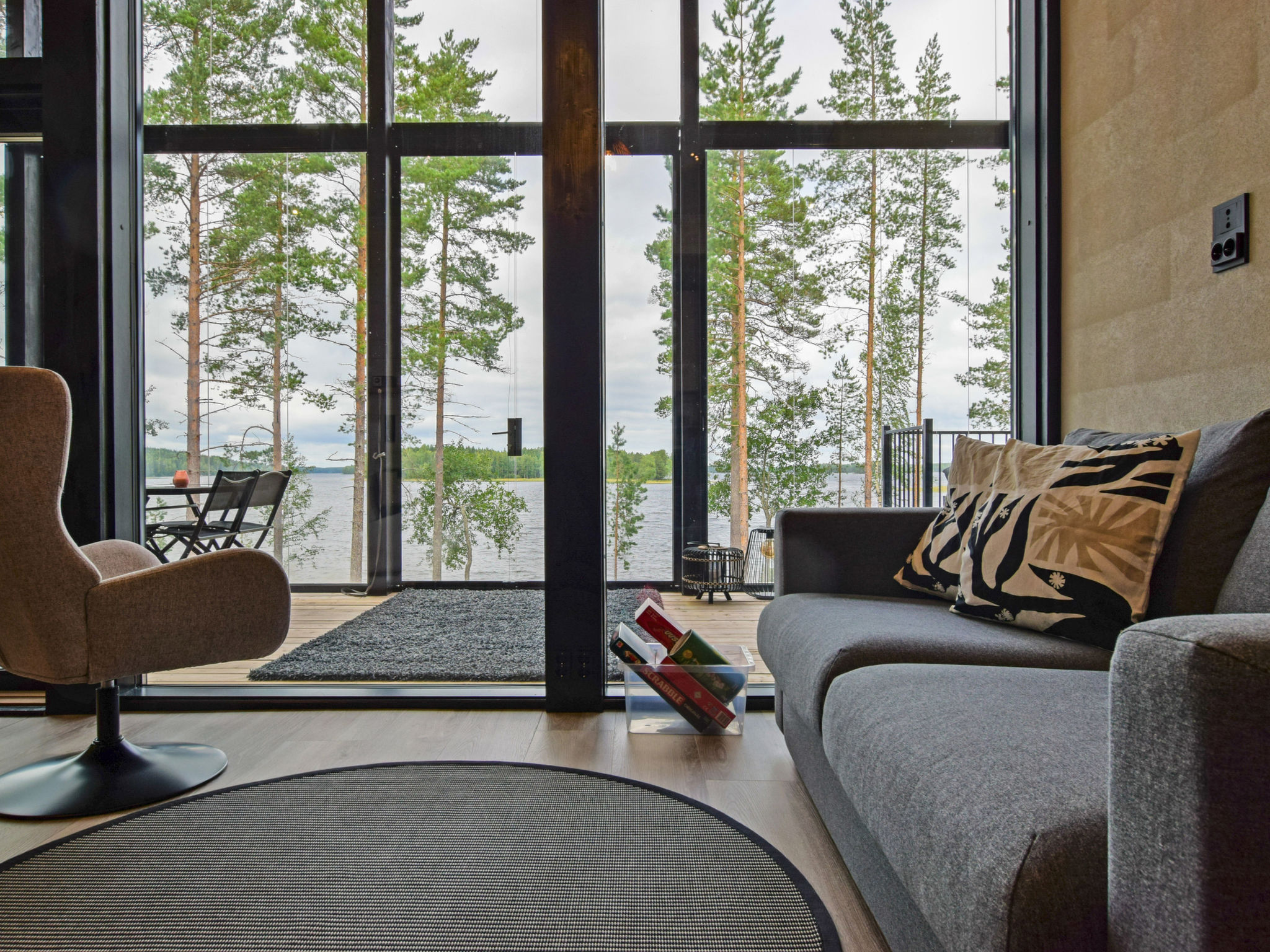 Jäkälänkallion ranta - Inside