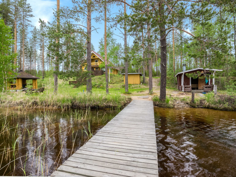 Aan het meer: Rustgevend vakantiehuis Aurinkoranta in Hankasalmi in Hankasalmi
