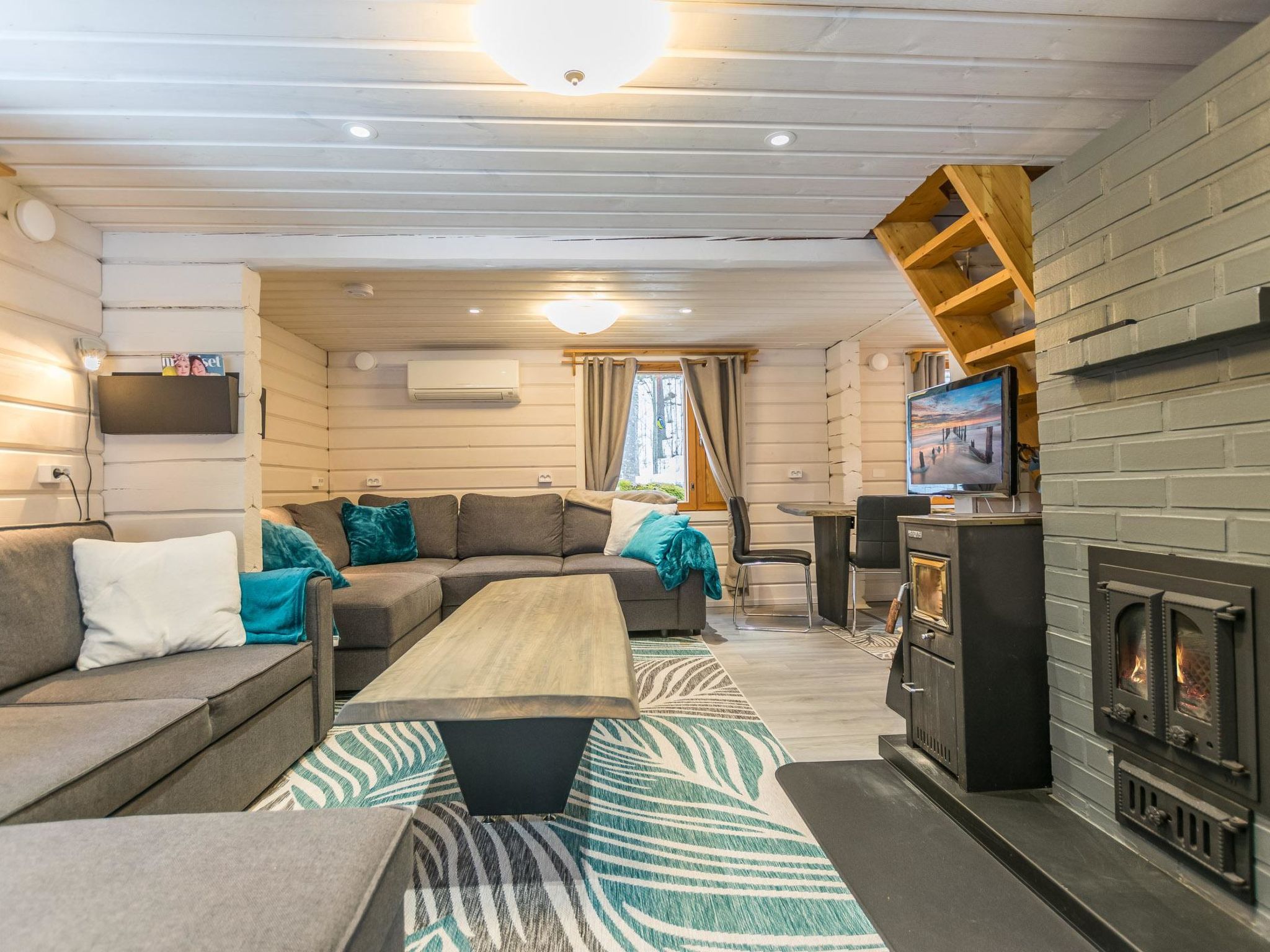 Villa tintinmaja-Inside