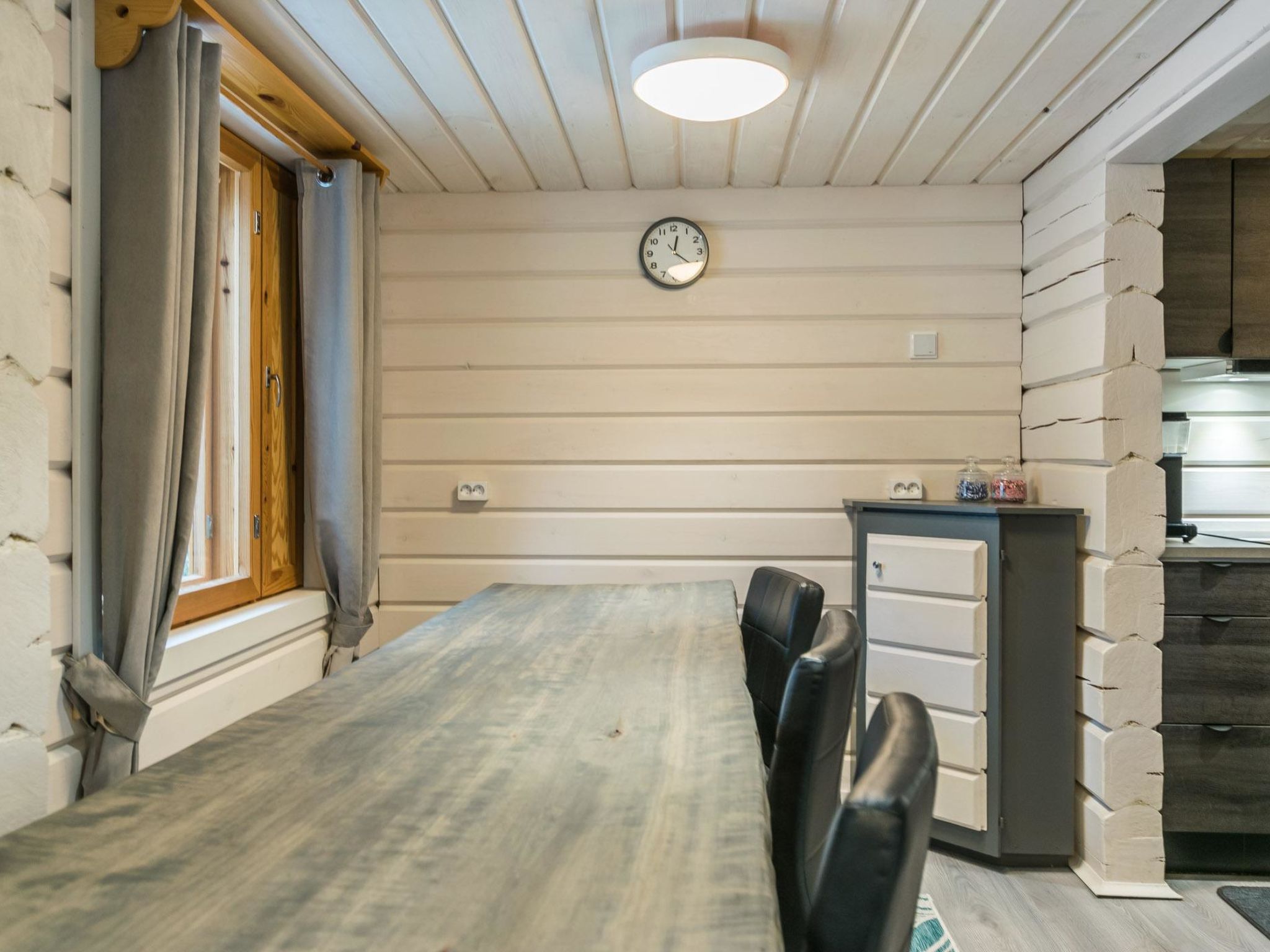 Villa tintinmaja-Inside