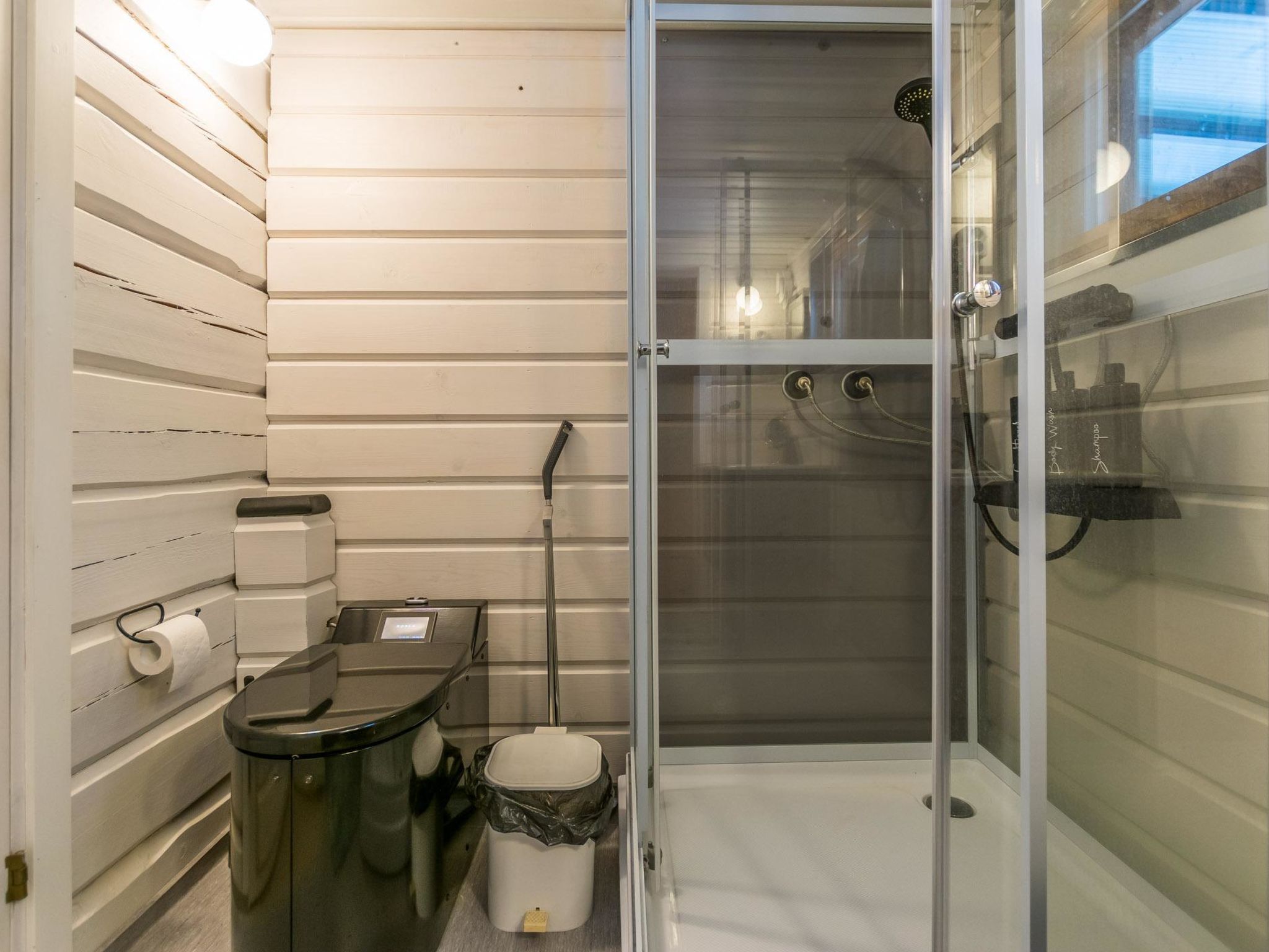 Villa tintinmaja-Inside